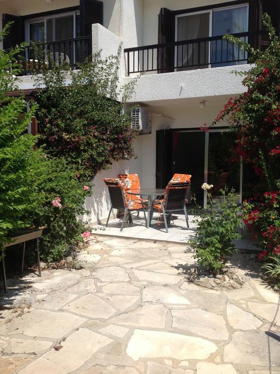 Paphos Townhouse Villa Ngoại thất bức ảnh
